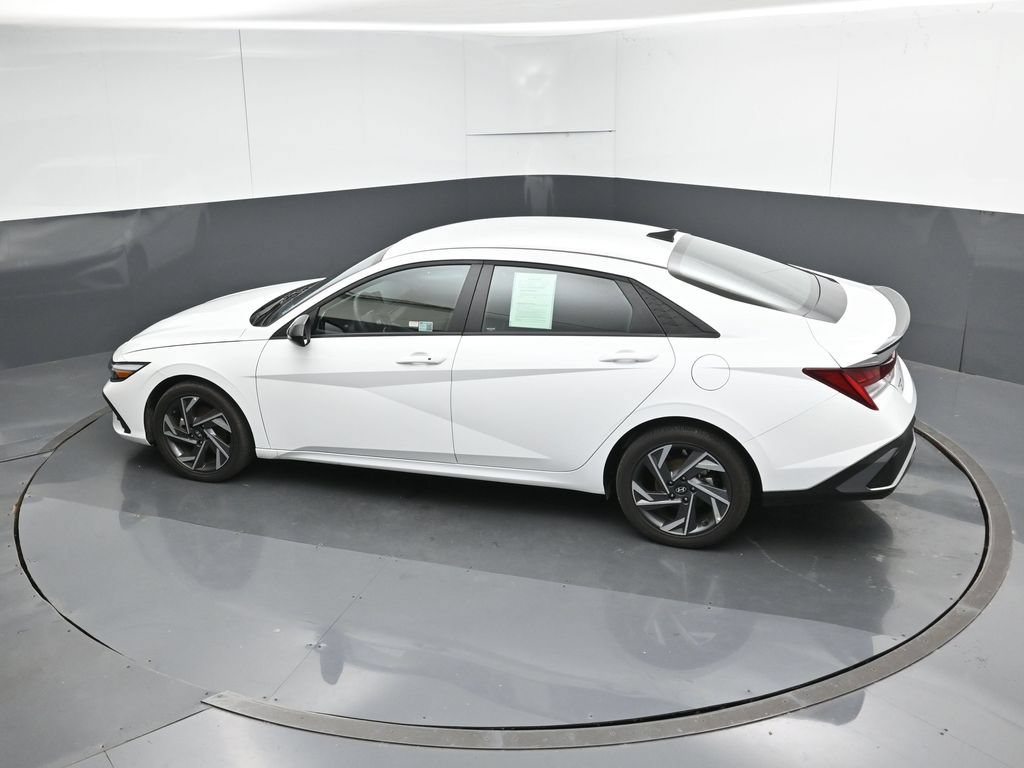 Used 2025 Hyundai Elantra SEL FWD image 49