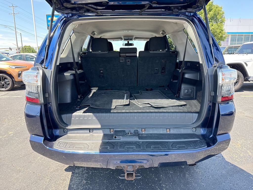 Used 2016 Toyota 4Runner SR5 AWD/4WD image 23