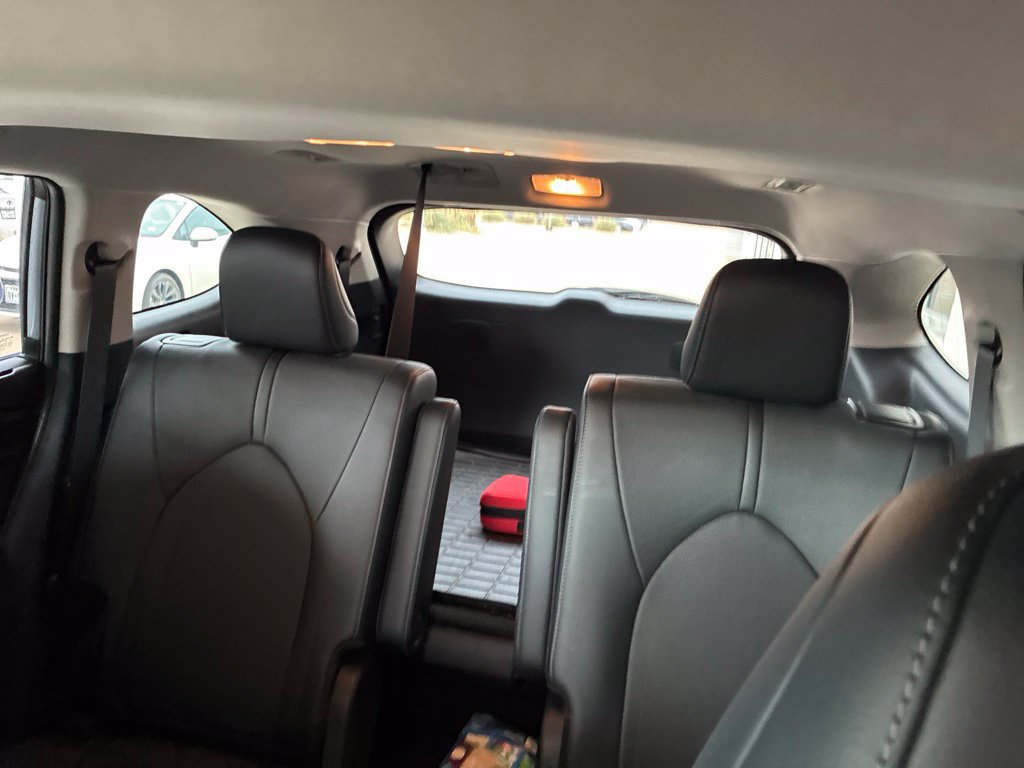 Used 2024 Toyota Highlander Limited FWD image 7
