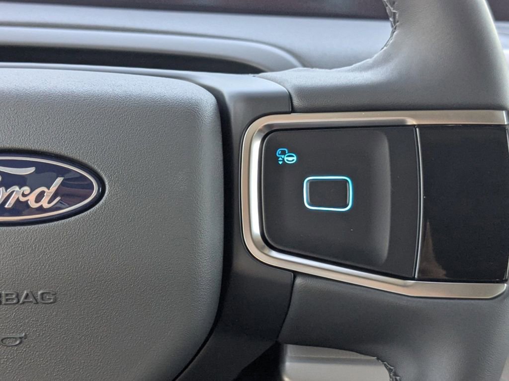 New 2025 Ford Expedition Active image 27