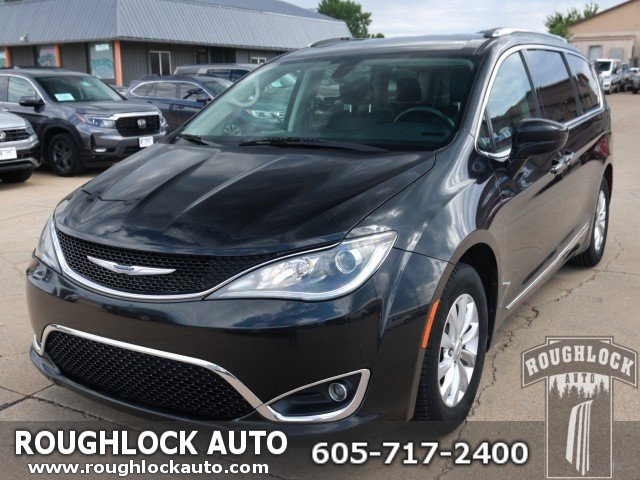 Used 2019 Chrysler Pacifica Touring-L