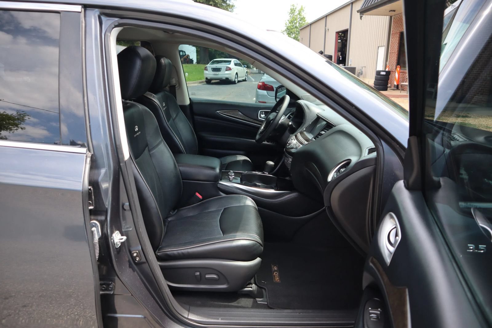 Used 2014 INFINITI QX60 Luxe w/ Premium Plus Package AWD/4WD image 16