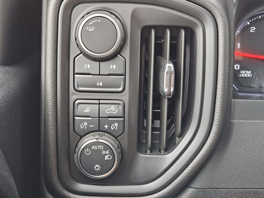 Used 2025 Chevrolet Silverado 2500 Custom w/ Custom Value Package AWD/4WD image 25