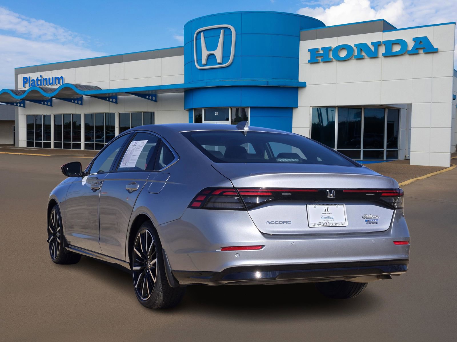 Used 2023 Honda Accord Touring image 4
