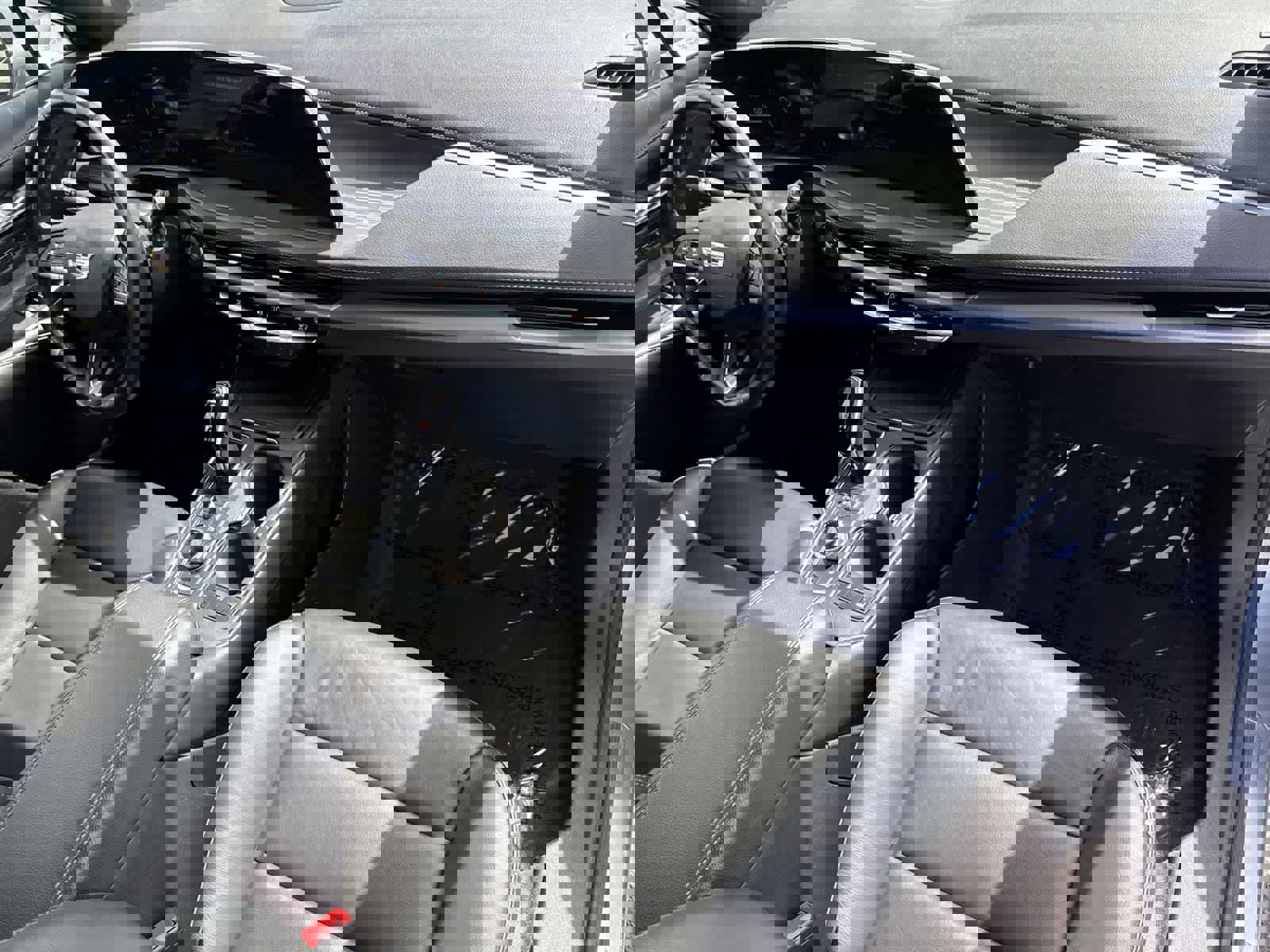 Used 2024 Cadillac XT4 Premium Luxury image 39