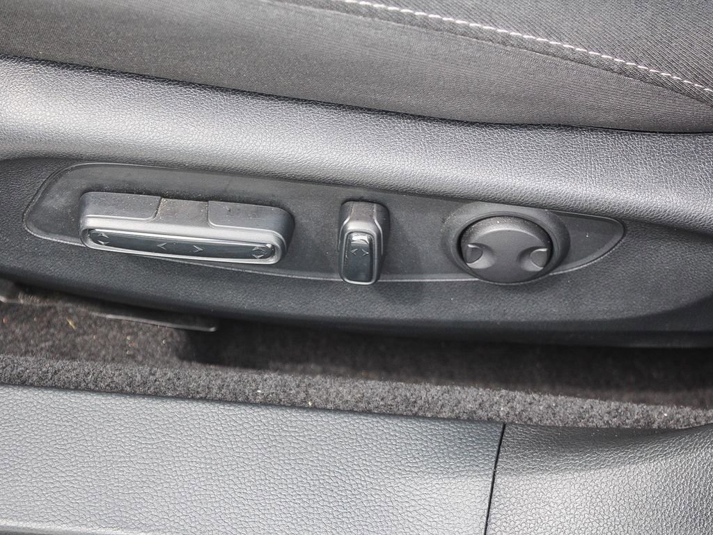 Certified 2023 Honda Accord EX image 22