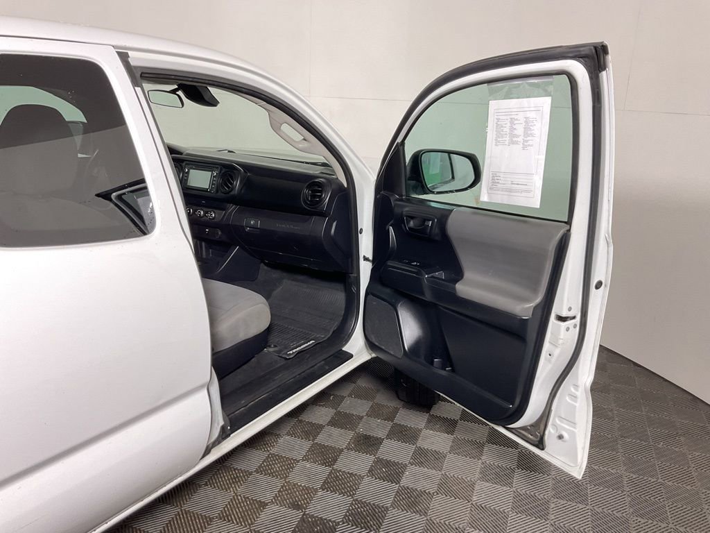 Used 2019 Toyota Tacoma SR image 32