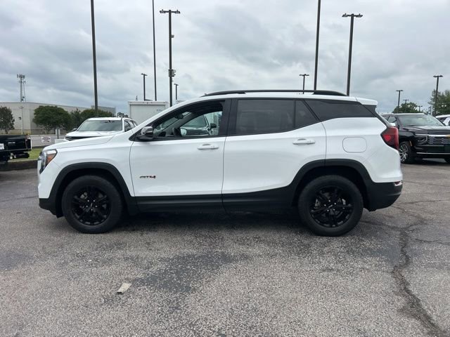 Used 2023 GMC Terrain AT4 AWD/4WD image 6