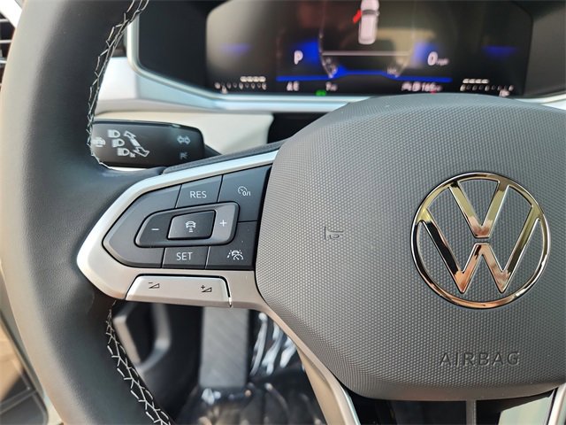 New 2025 Volkswagen Taos SE image 11