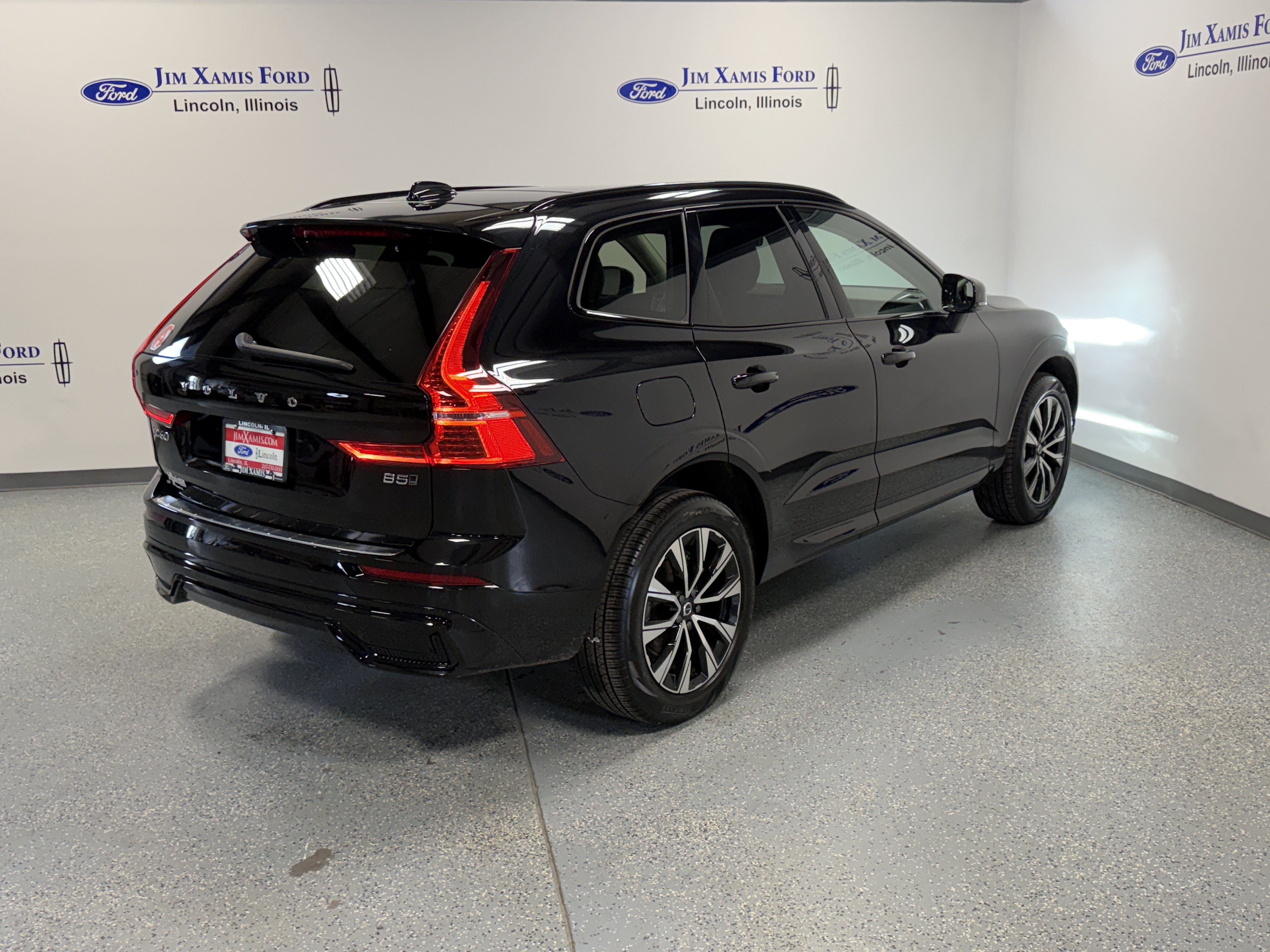 Used 2025 Volvo XC60 B5 Core w/ Protection Package Premier AWD/4WD image 34