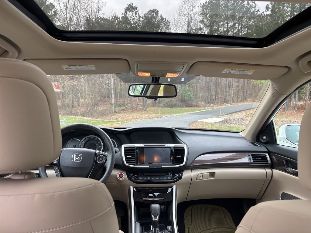 Used 2017 Honda Accord EX-L image 14