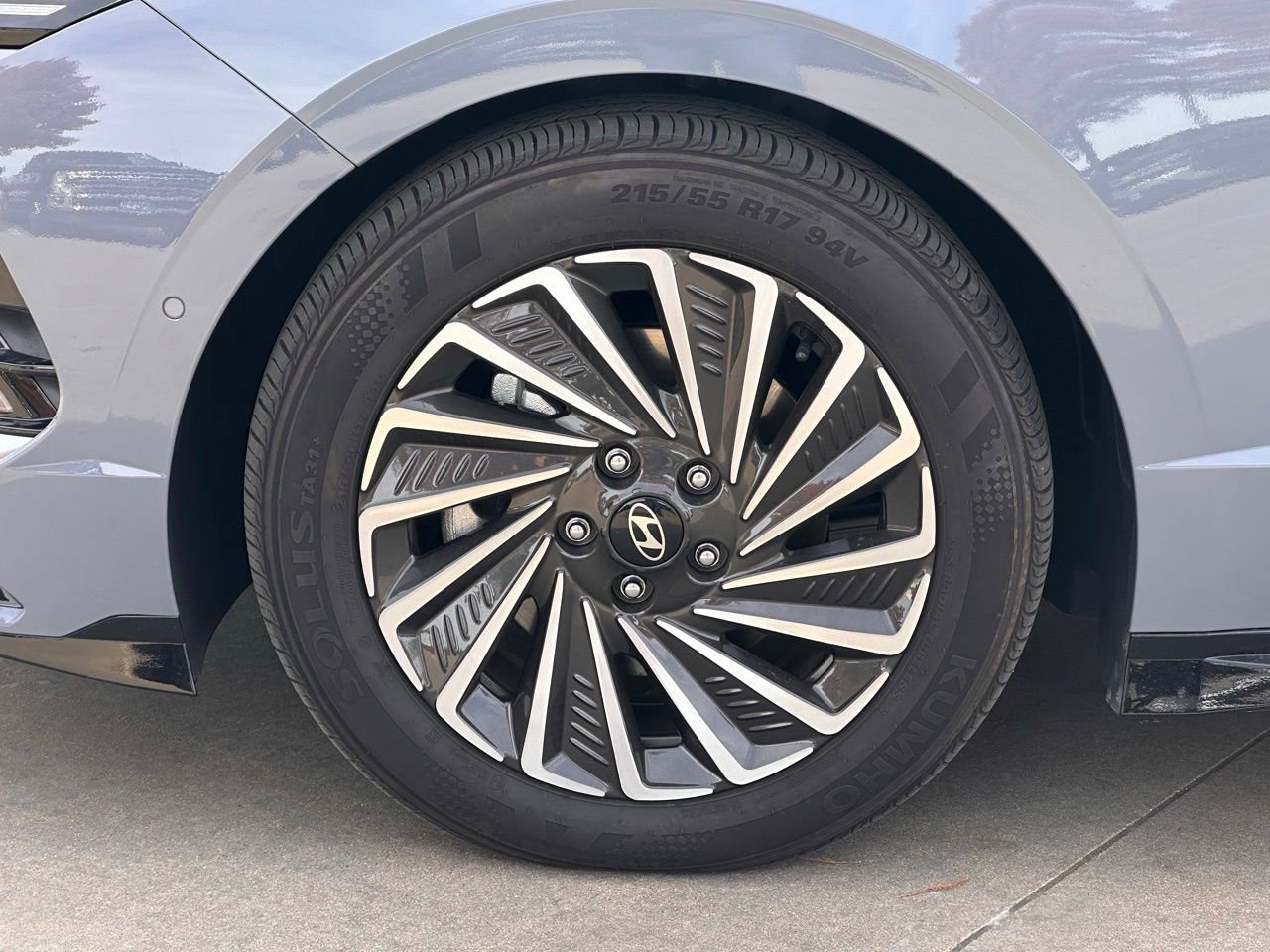 Certified 2025 Hyundai Sonata Limited image 9