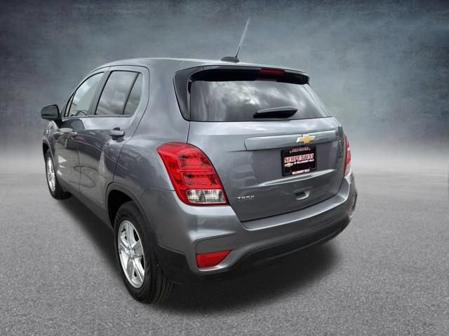 Used 2020 Chevrolet Trax LS w/ Tint and Cruise Package FWD image 9