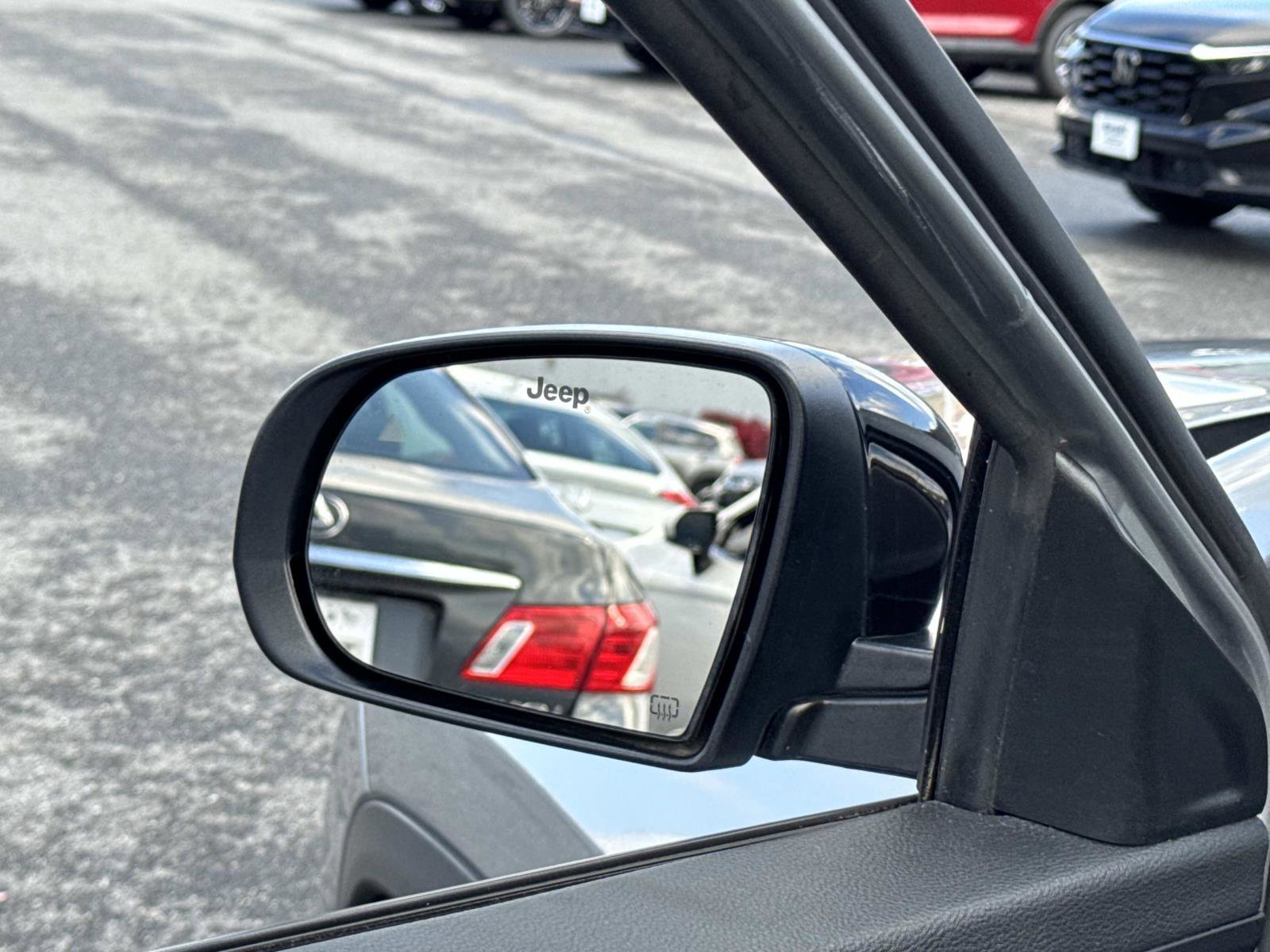 Used 2023 Jeep Compass Sport image 18