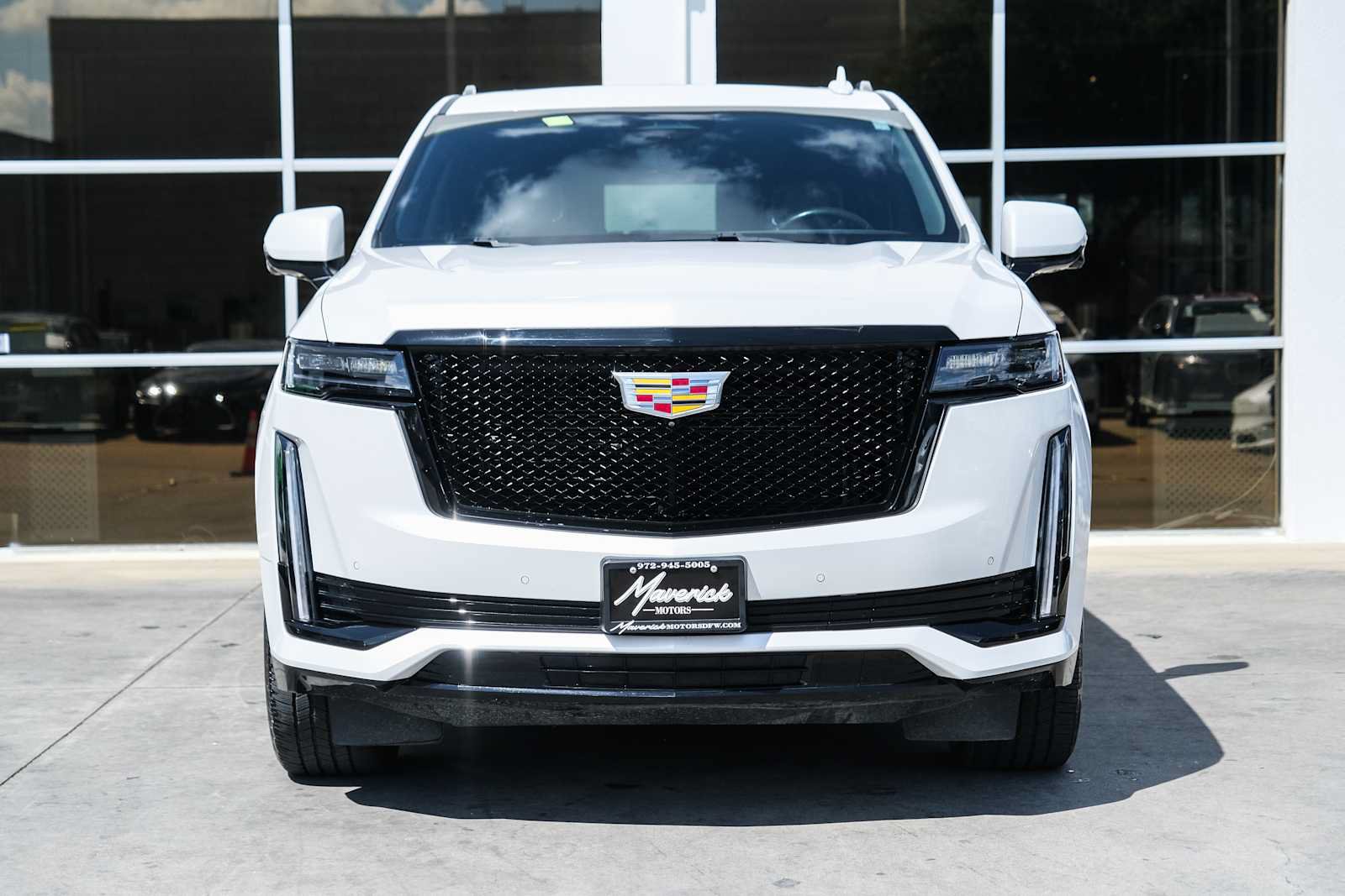 Used 2023 Cadillac Escalade ESV Sport w/ Touring Package AWD/4WD image 3