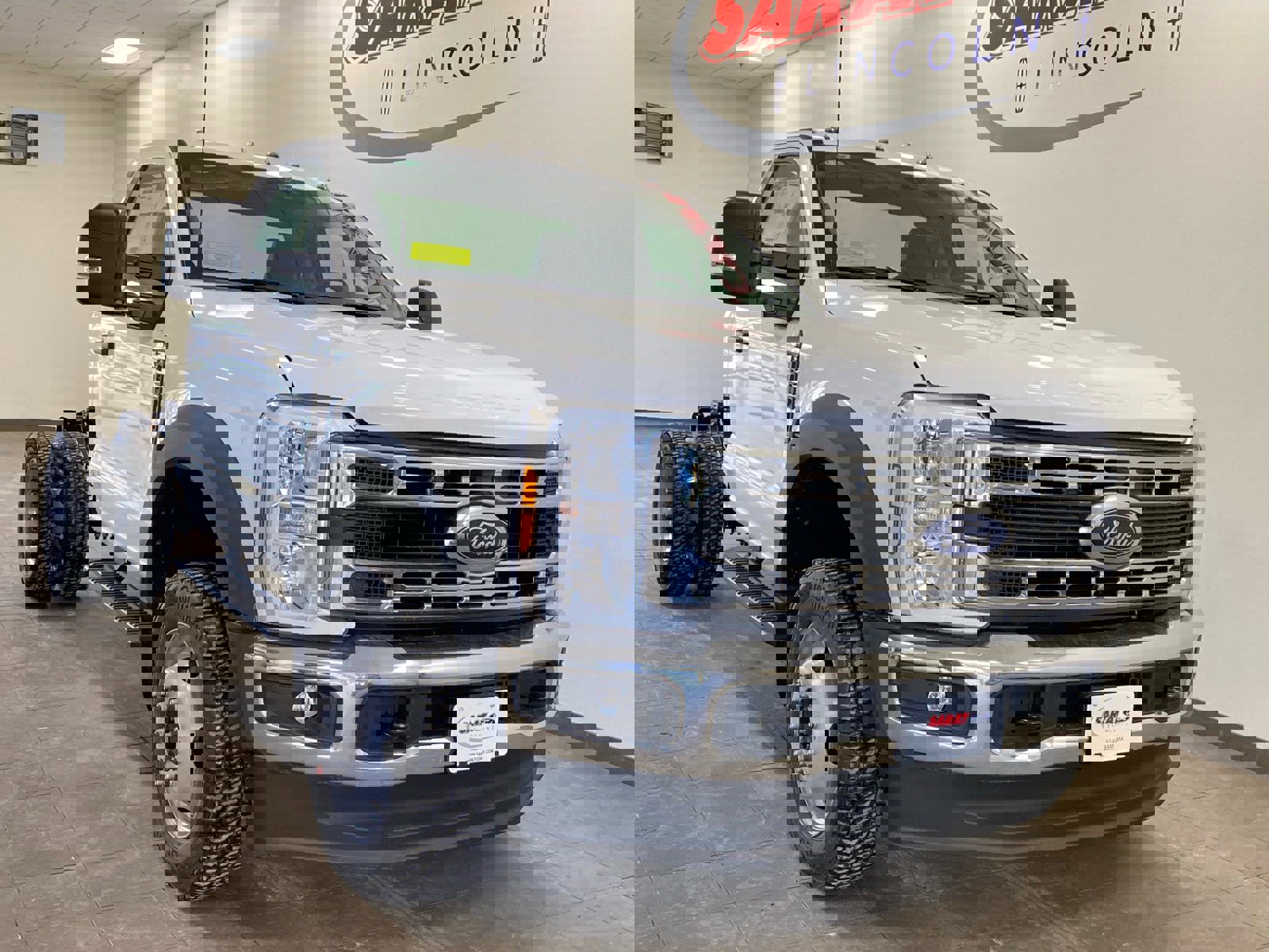 New 2026 Ford F550 4x4 Regular Cab Super Duty image 2