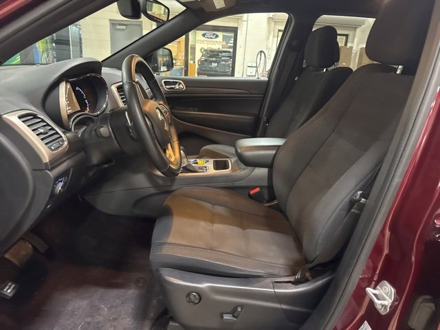 Used 2017 Jeep Grand Cherokee Laredo w/ Quick Order Package 23E image 9