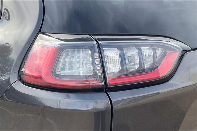 Used 2019 Jeep Cherokee Trailhawk image 28