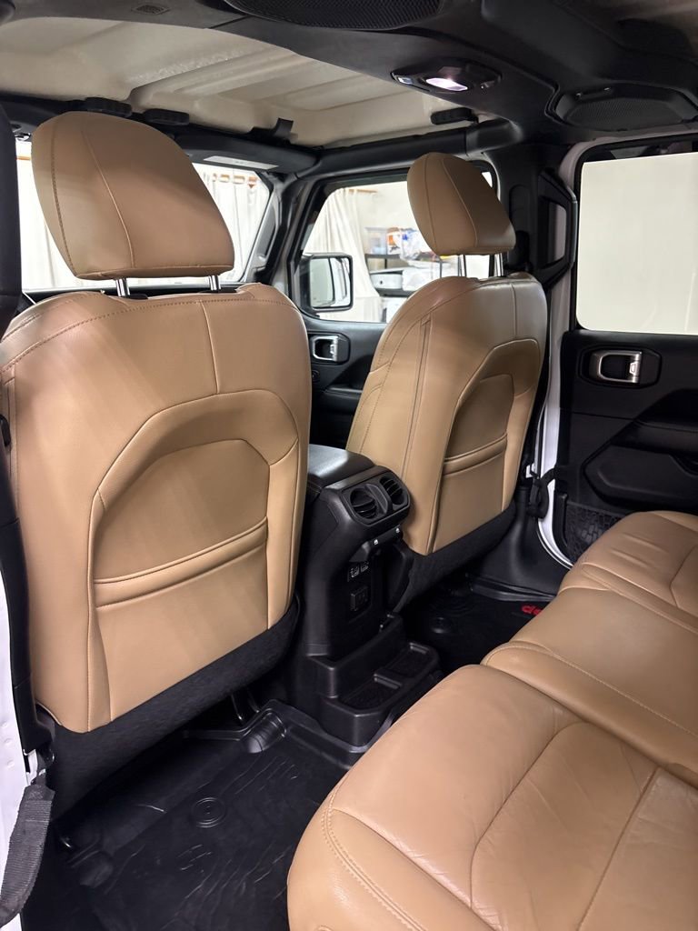 Used 2018 Jeep Wrangler Unlimited Sahara image 23