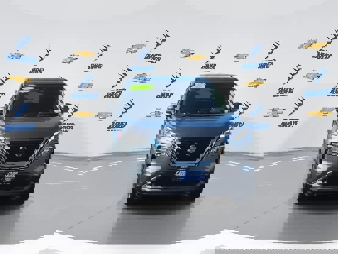 Used 2023 Nissan Rogue SV image 3