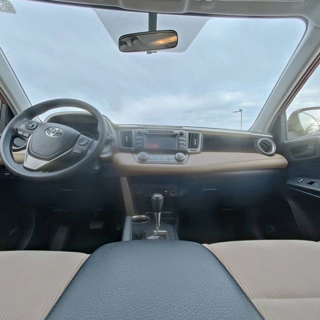 Used 2013 Toyota RAV4 XLE image 27