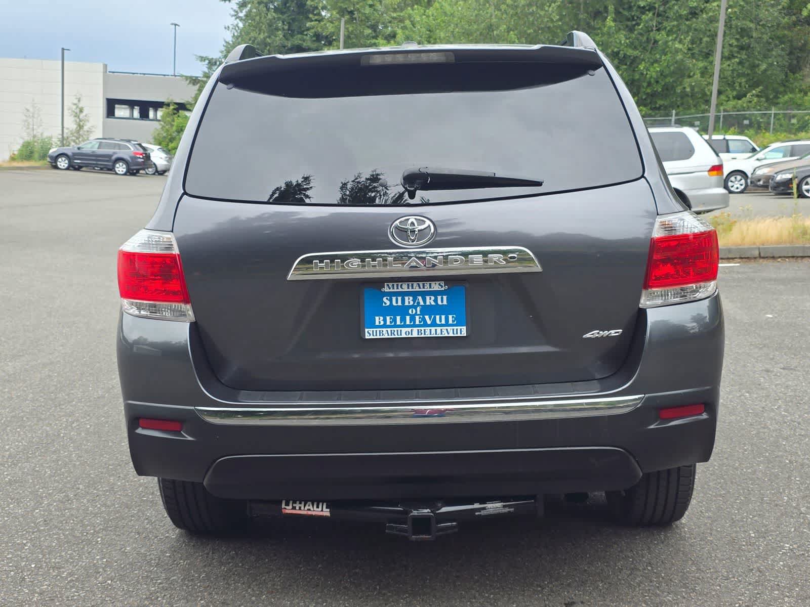 Used 2011 Toyota Highlander SE w/ Tow Pkg AWD/4WD image 4