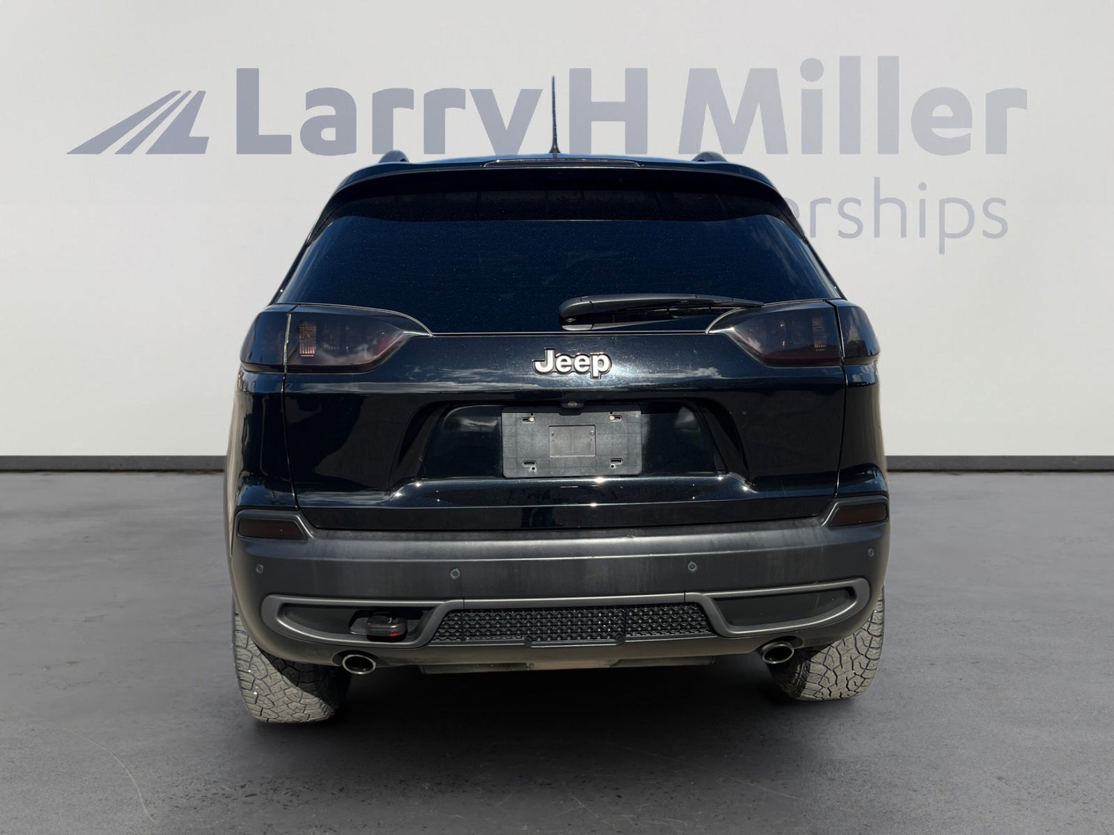 Used 2021 Jeep Cherokee Trailhawk image 4