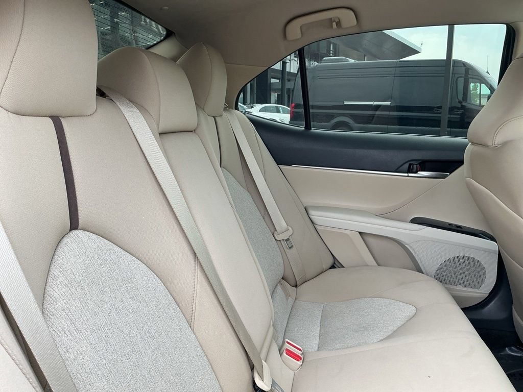 Used 2018 Toyota Camry LE FWD image 22