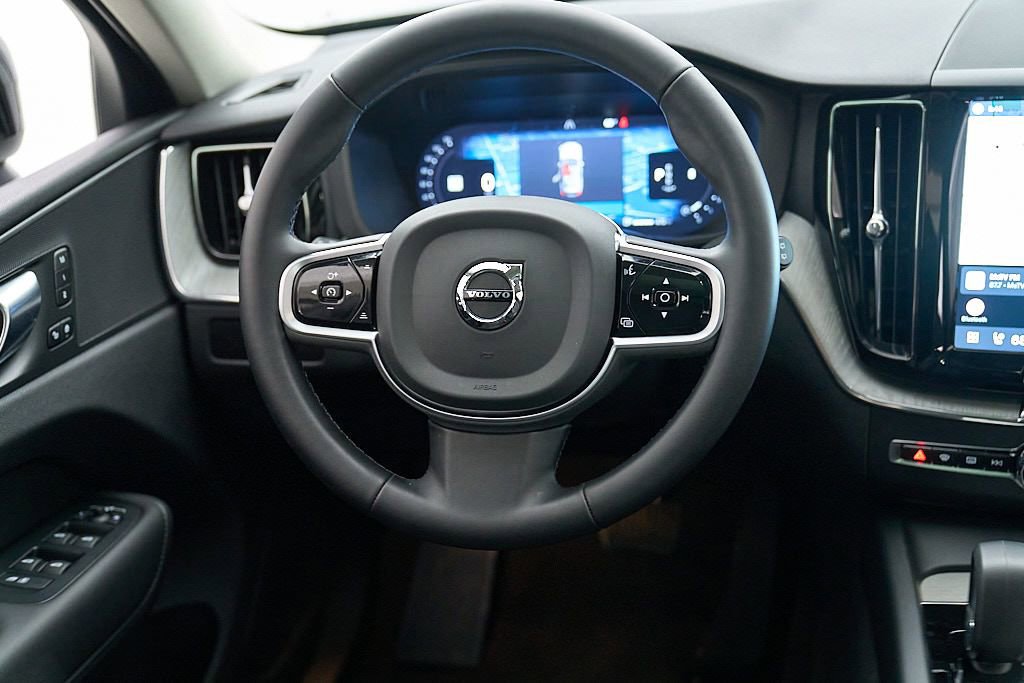 Certified 2025 Volvo XC60 B5 Plus w/ Climate Package AWD/4WD image 26