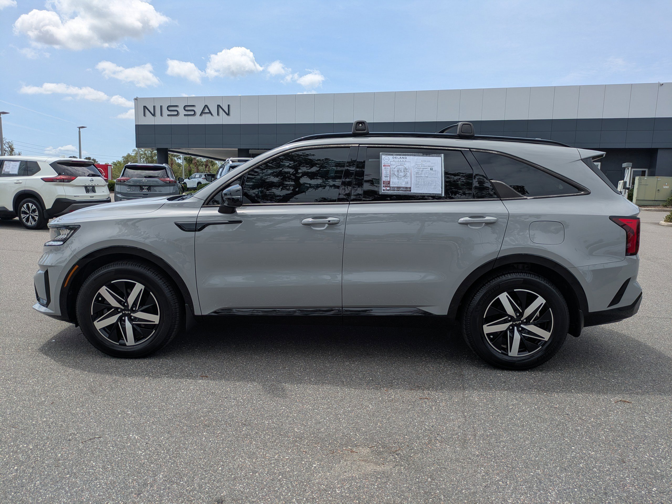Used 2022 Kia Sorento EX w/ Panoramic Sunroof Package FWD image 7