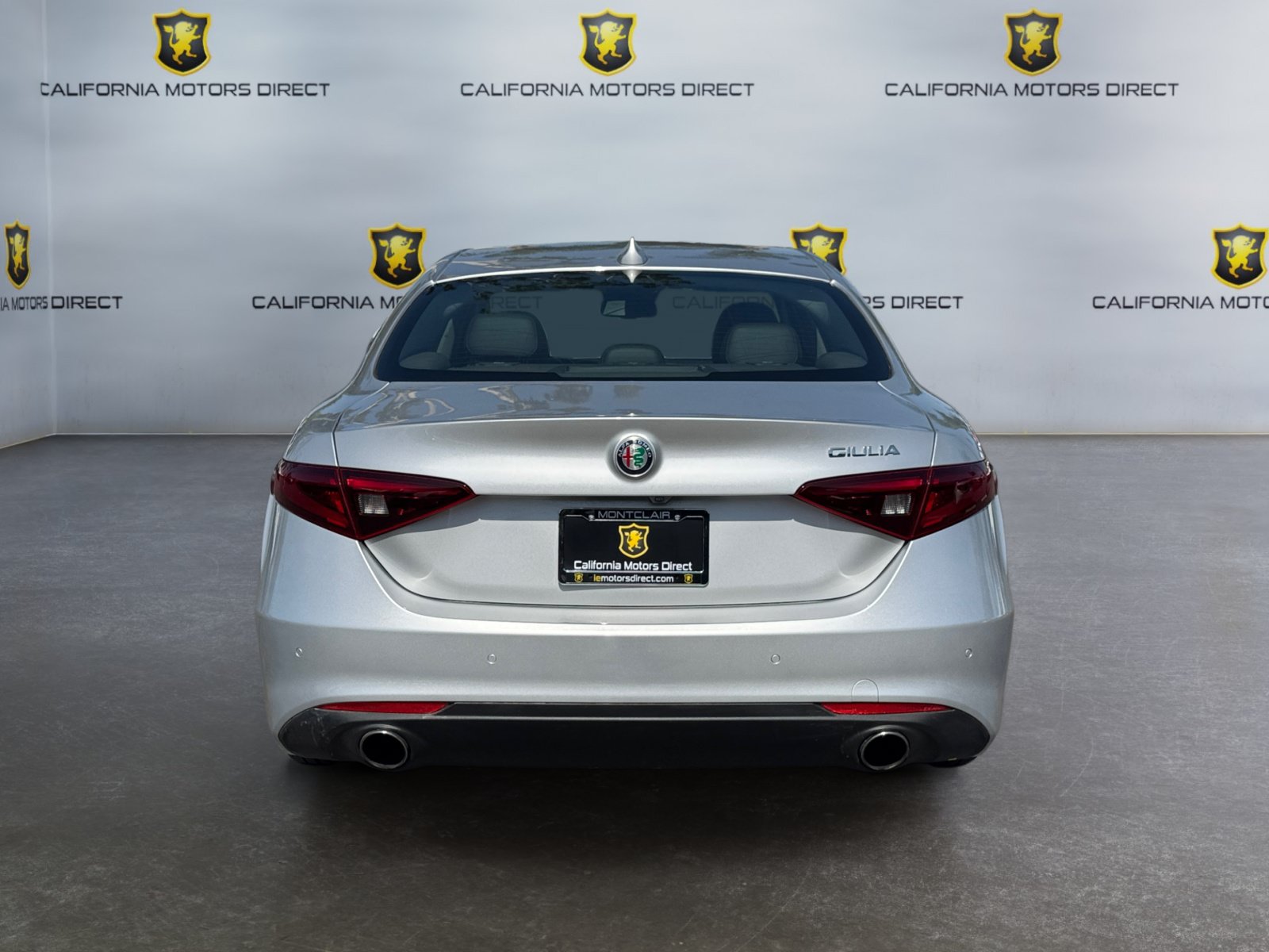 Used 2017 Alfa Romeo Giulia RWD image 4