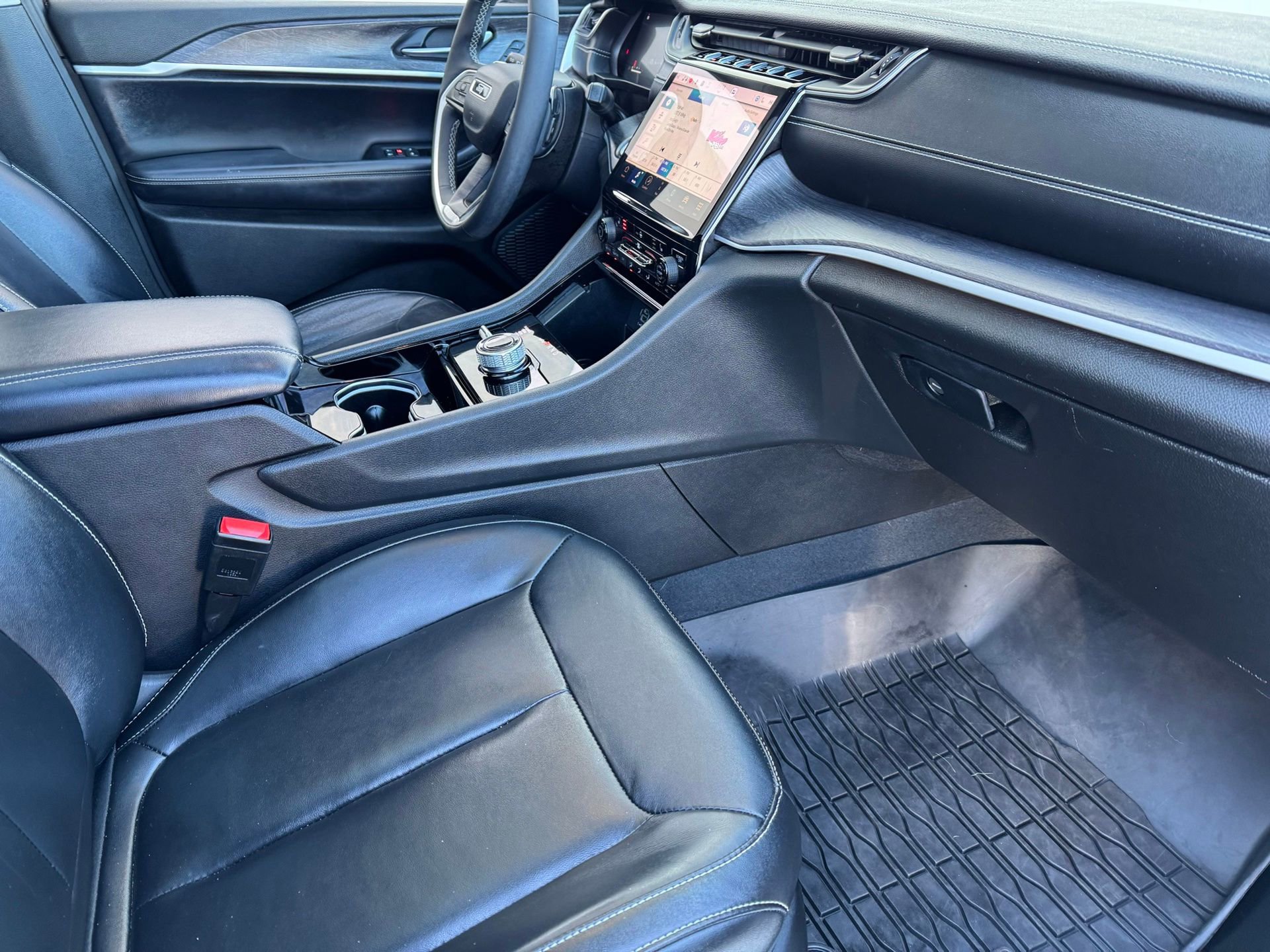 Used 2023 Jeep Grand Cherokee Limited image 10