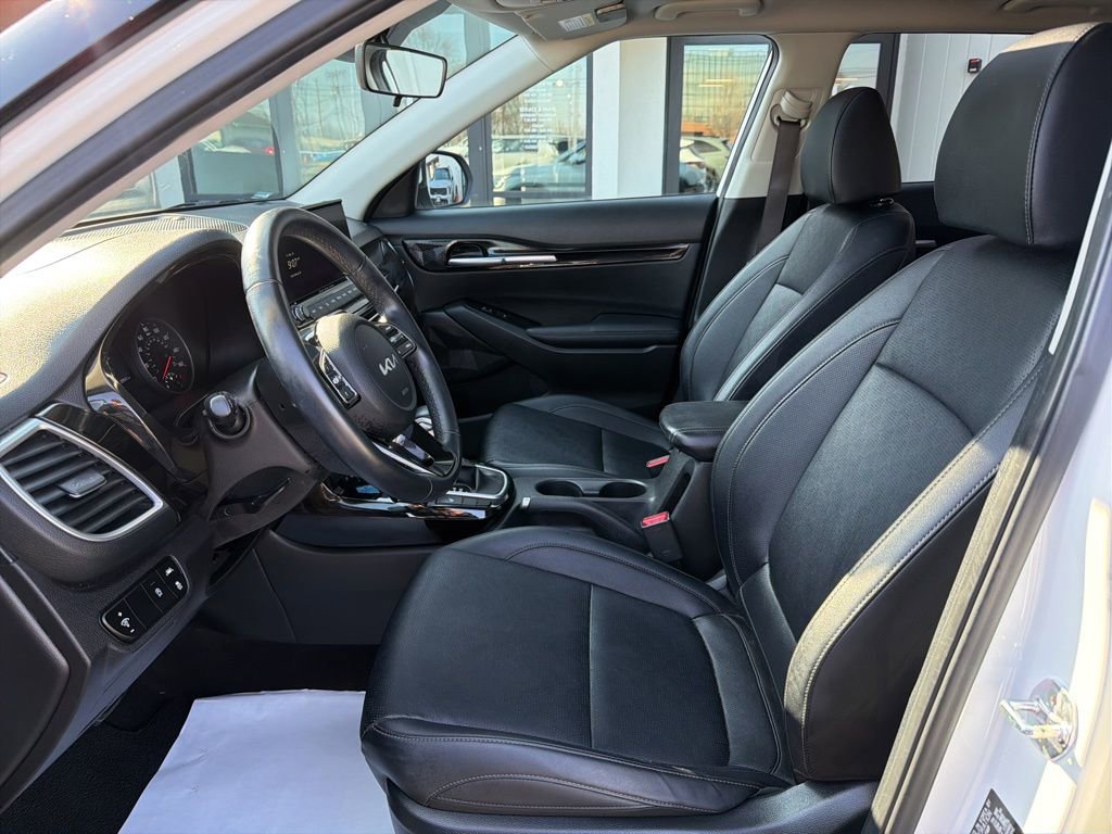 Certified 2023 Kia Seltos EX image 28