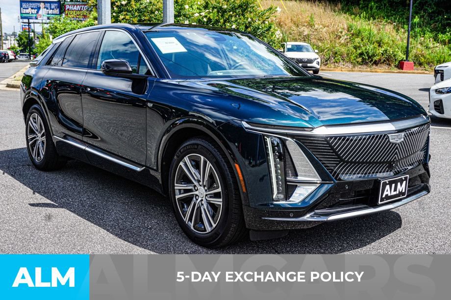Used 2024 Cadillac Lyriq Luxury AWD/4WD image 3