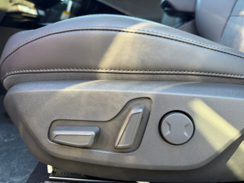 New 2025 Kia Niro EX w/ EX Cold Weather Package image 10