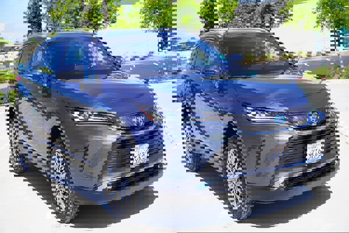 Used 2023 Toyota Venza XLE AWD/4WD image 6