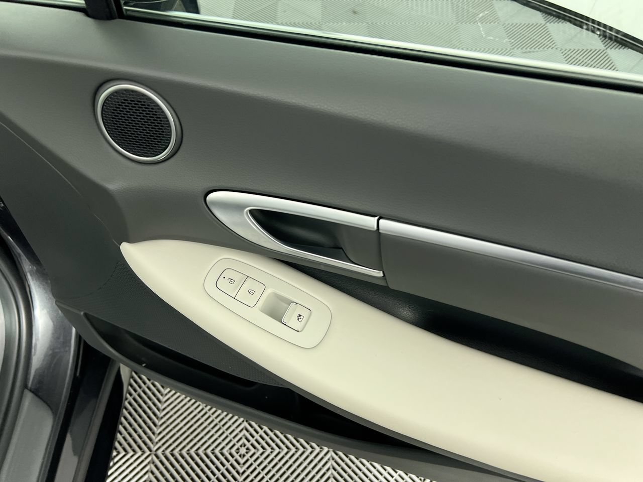 Used 2024 Hyundai Sonata SEL FWD image 28