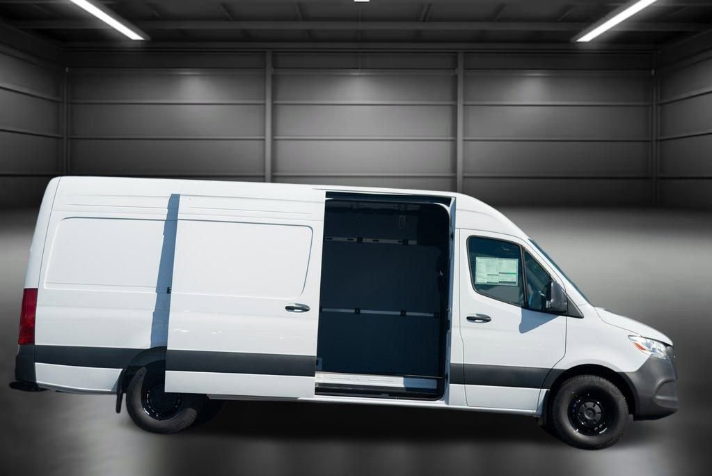 Used 2024 Mercedes-Benz Sprinter 2500 image 7