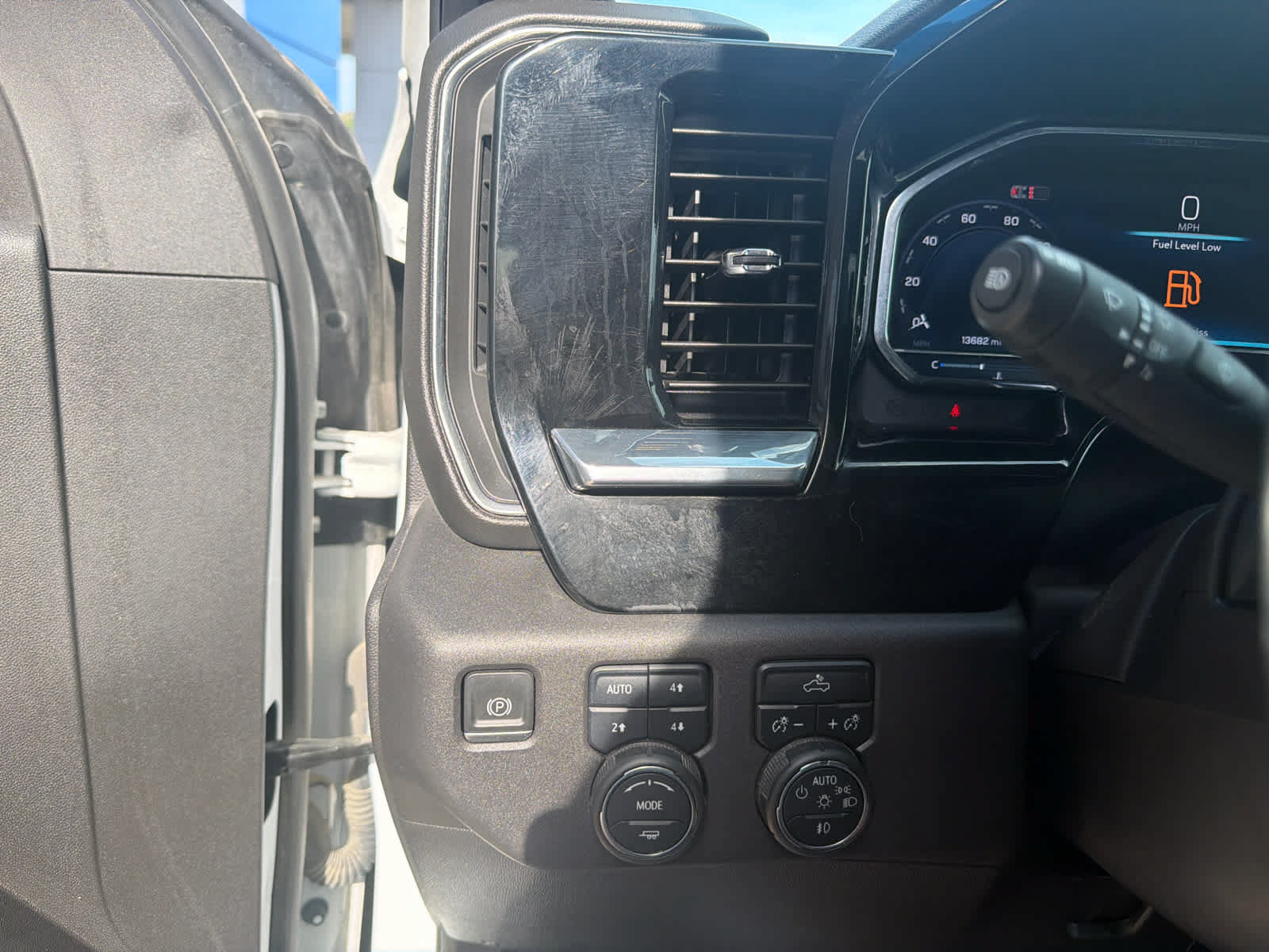 Used 2024 Chevrolet Silverado 1500 LT Trail Boss w/ Protection Package AWD/4WD image 21
