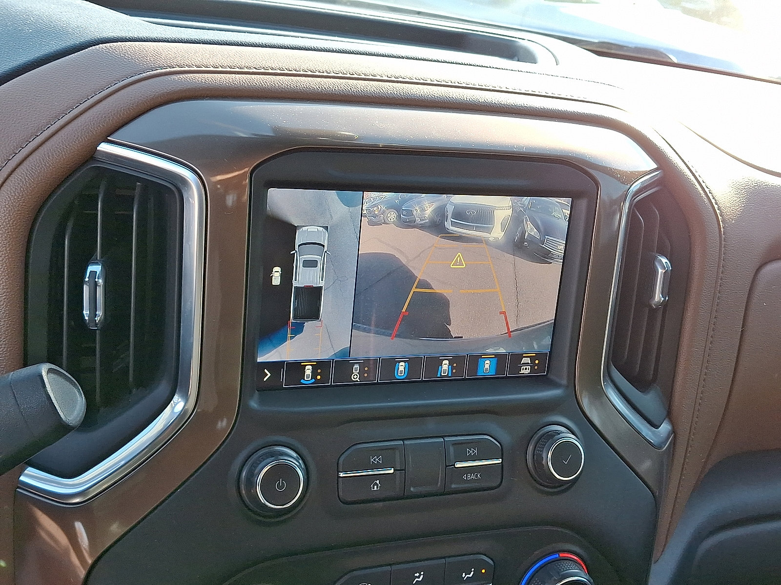 Used 2020 Chevrolet Silverado 1500 High Country image 17