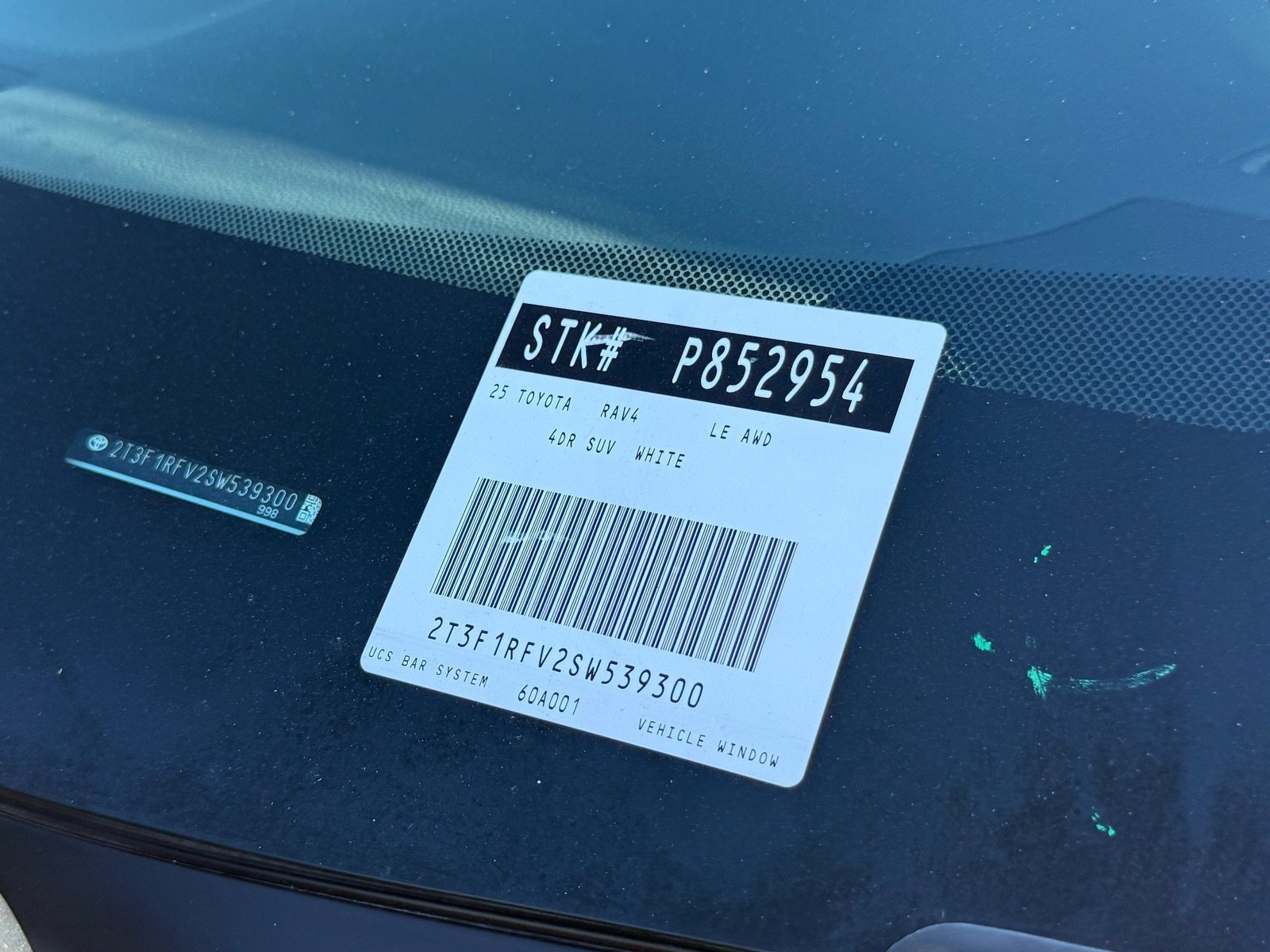 Used 2025 Toyota RAV4 LE AWD/4WD image 33