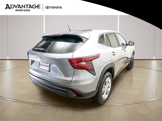 Used 2024 Chevrolet Trax LS w/ Driver Confidence Package image 7