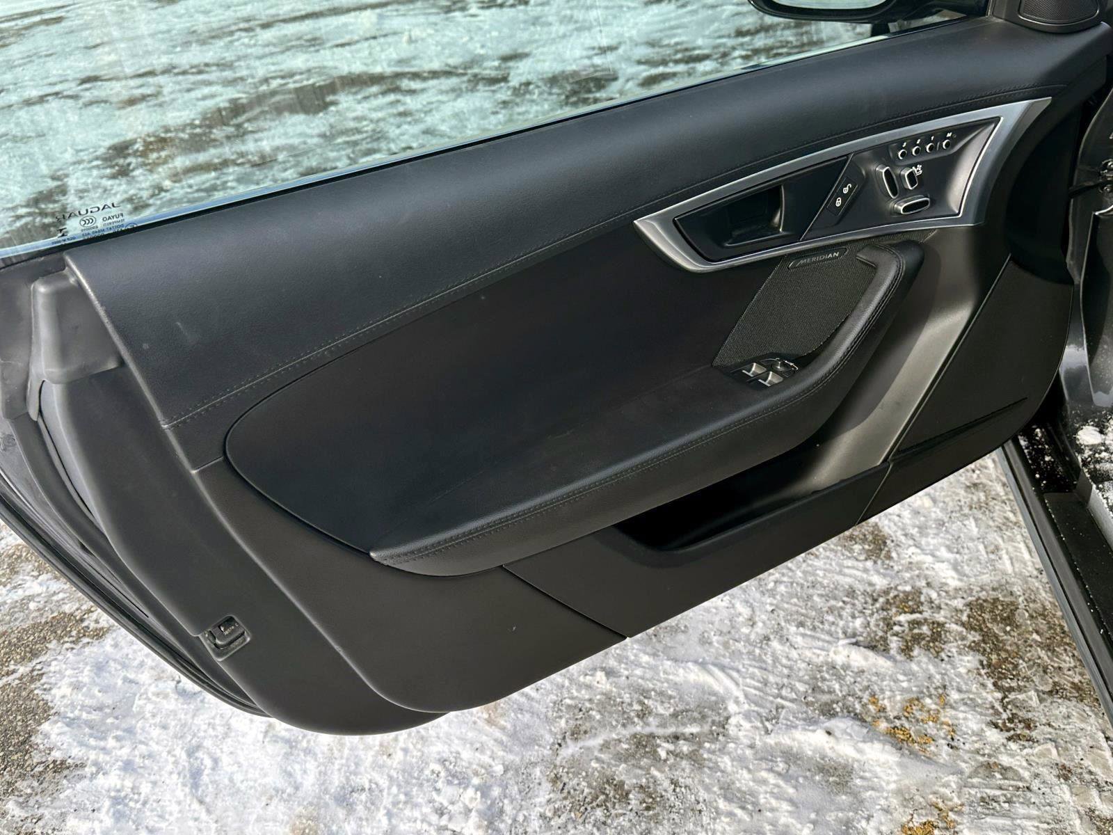 Used 2018 Jaguar F-TYPE 340HP image 14