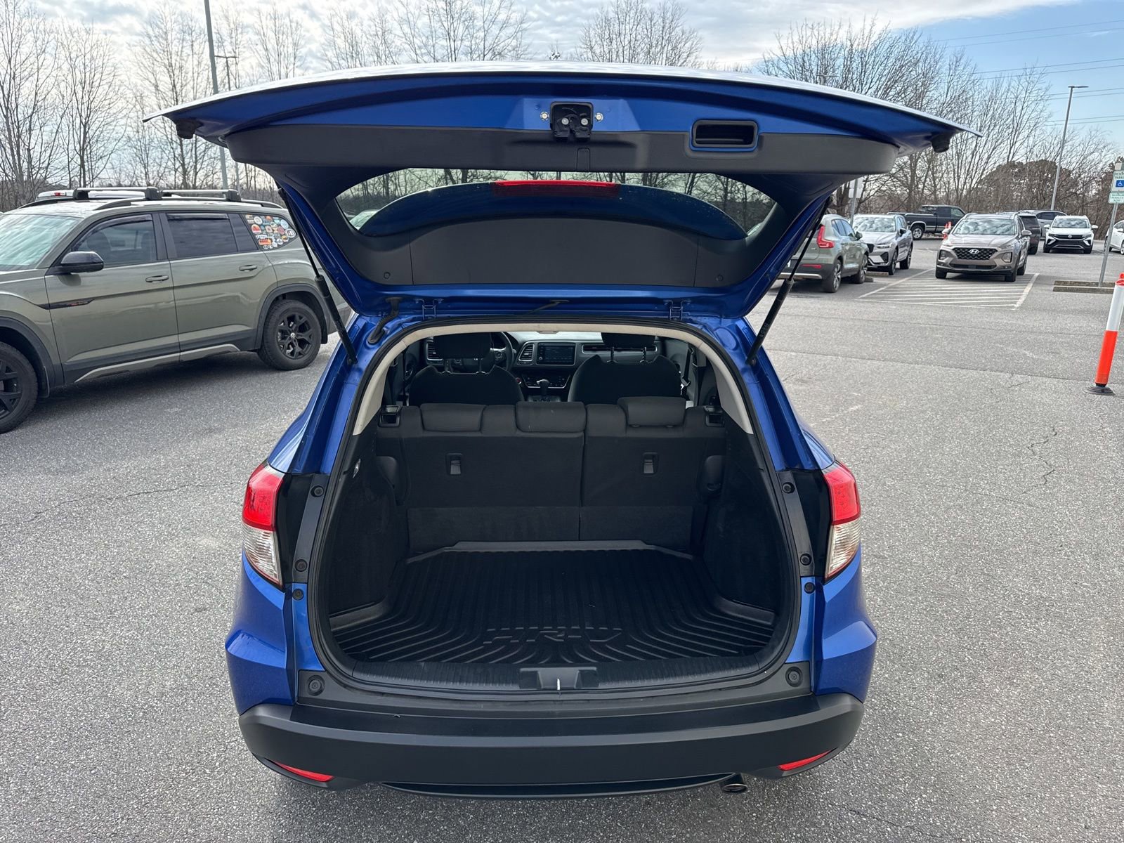 Used 2021 Honda HR-V EX image 9