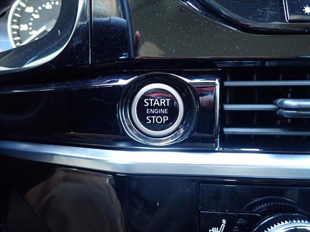 Used 2023 Nissan Pathfinder SL AWD/4WD image 26