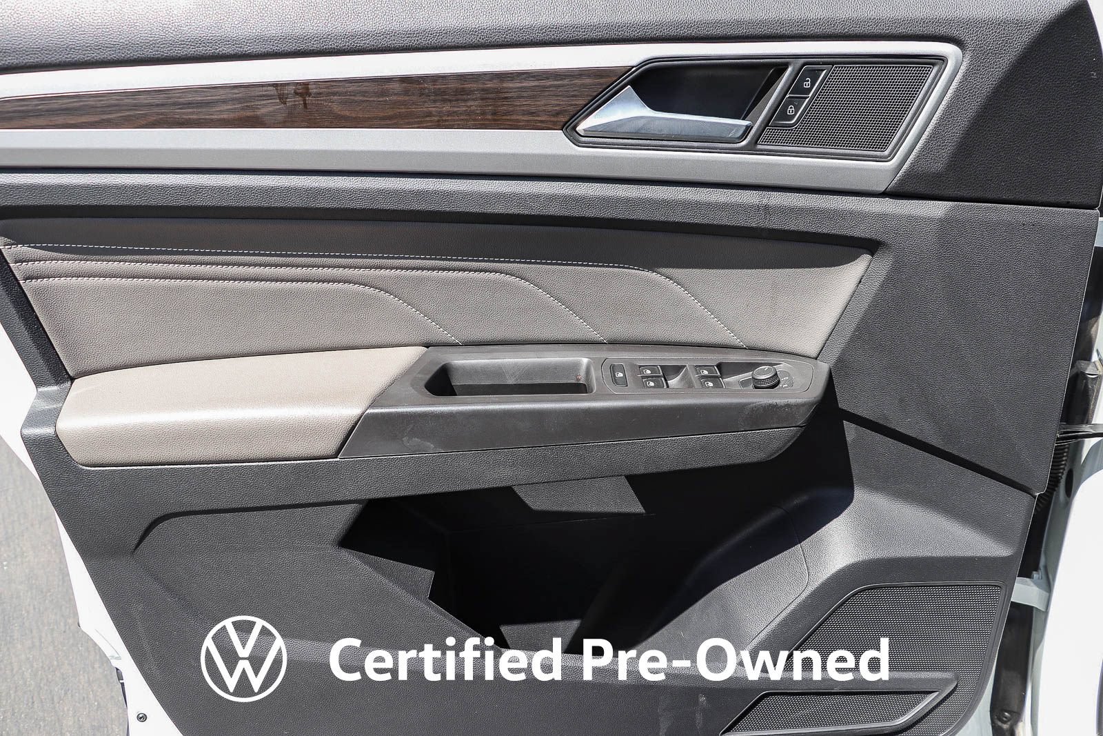 Used 2023 Volkswagen Atlas SE FWD image 23