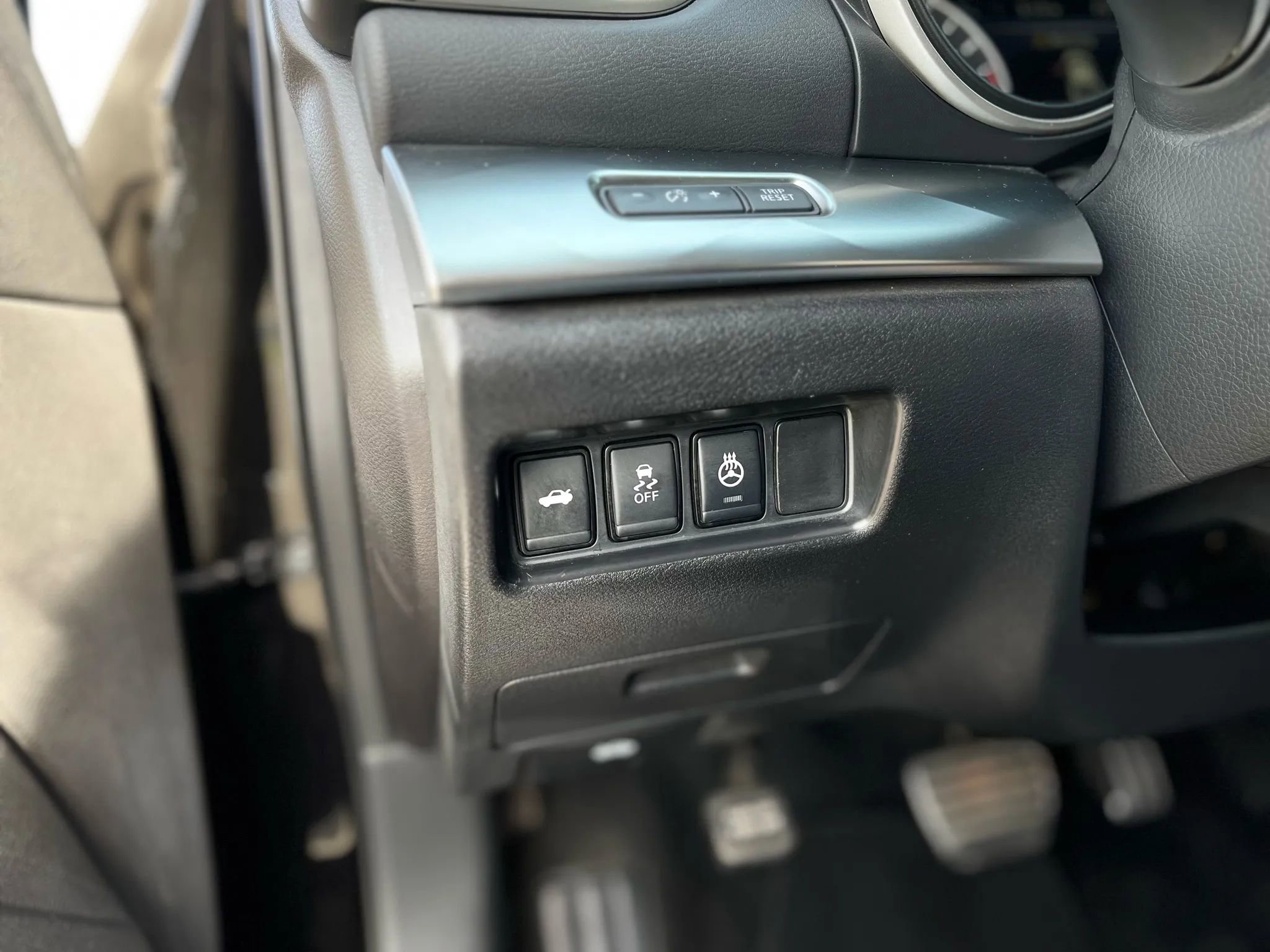 Used 2017 Nissan Maxima SR w/ Midnight Edition image 17