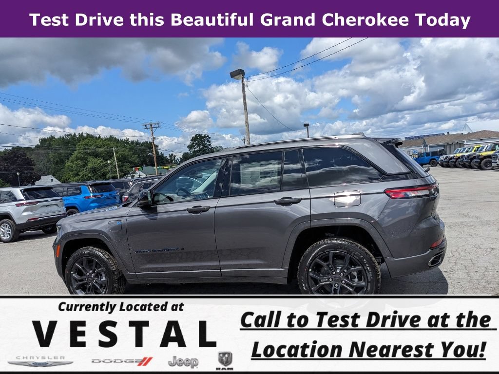 New 2023 Jeep Grand Cherokee 30th Anniversary AWD/4WD image 3