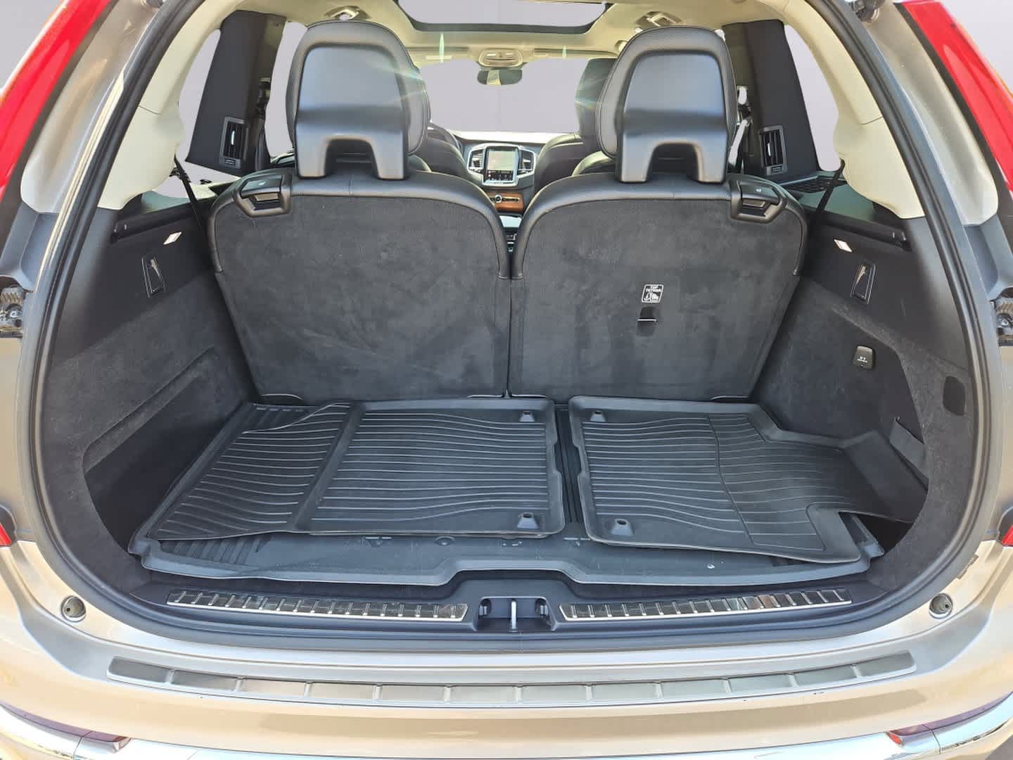 Used 2023 Volvo XC90 B6 Plus w/ Protection Package AWD/4WD image 38