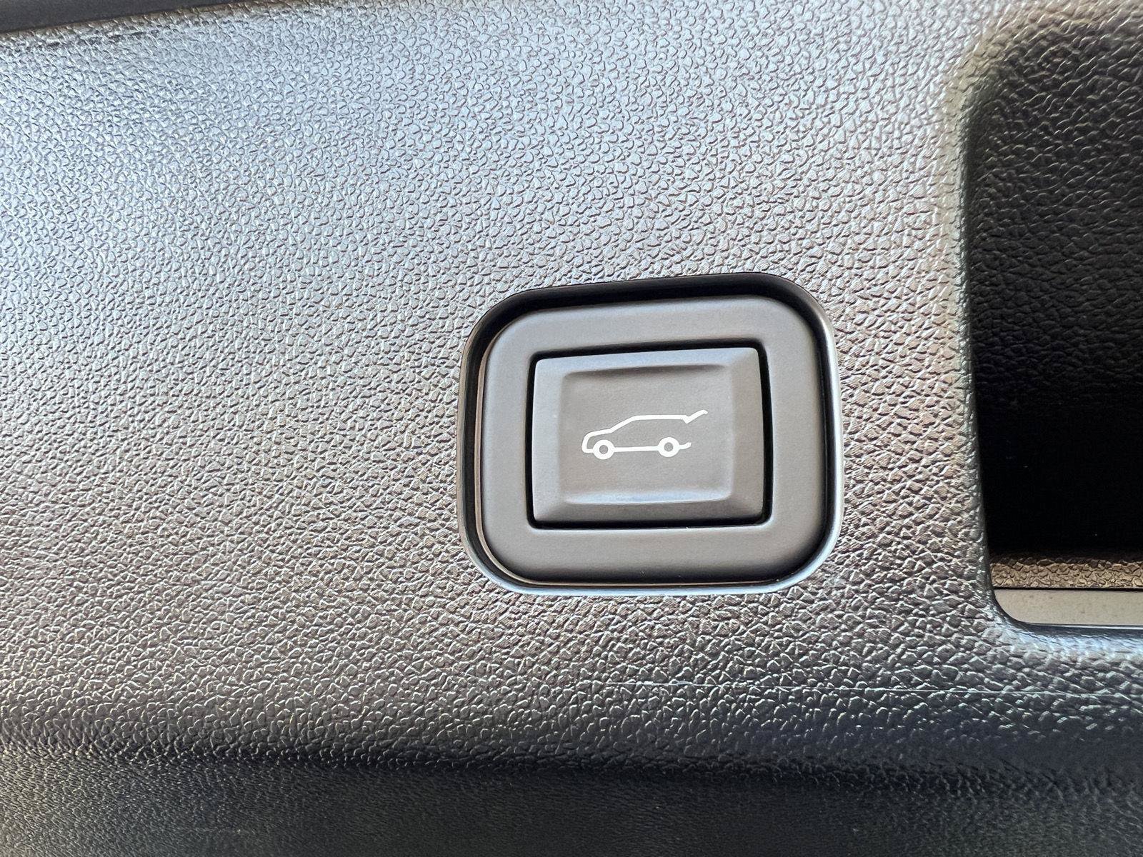 Used 2024 Chevrolet Equinox EV LT FWD image 24